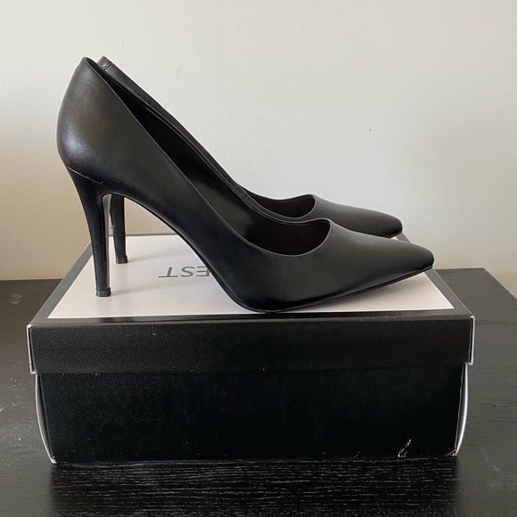 Black Nine West Pumps - Picture 4 of 7